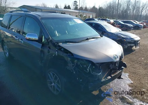 2013 Toyota Sienna Se 8 Passenger z USA, uszkodzony, nr VIN 5TDXK3DC5DS340827